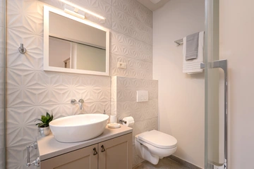 Stone Villa in Velo Grablje for Up to 8 Guests