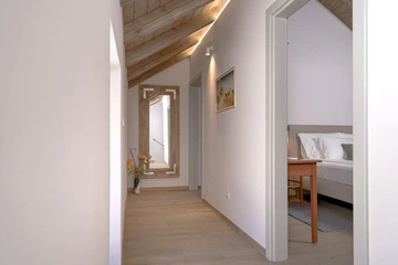 Stone Villa in Velo Grablje for Up to 8 Guests