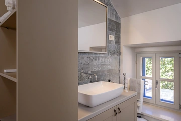 Stone Villa in Velo Grablje for Up to 8 Guests