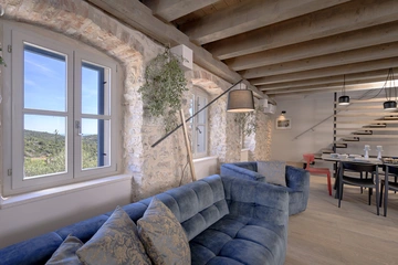 Stone Villa in Velo Grablje for Up to 8 Guests