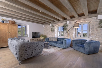 Stone Villa in Velo Grablje for Up to 8 Guests