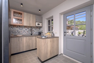 Stone Villa in Velo Grablje for Up to 8 Guests