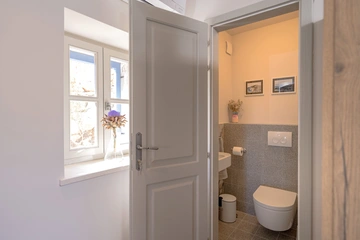 Stone Villa in Velo Grablje for Up to 8 Guests