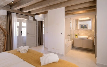 Stone Villa in Velo Grablje for Up to 8 Guests