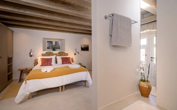 Stone Villa in Velo Grablje for Up to 8 Guests