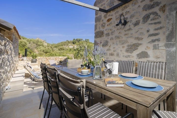 Stone Villa in Velo Grablje for Up to 8 Guests