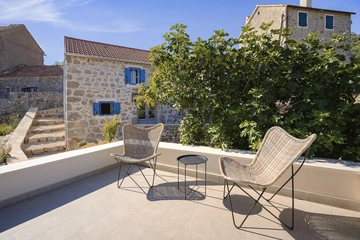 Stone Villa in Velo Grablje for Up to 8 Guests