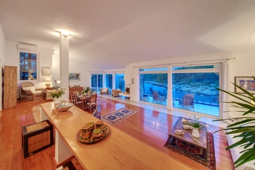 3-Bedroom Villa in Basina for 6 Guests