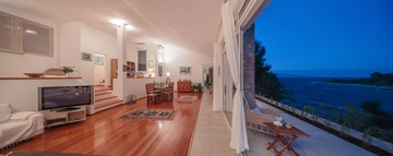 3-Bedroom Villa in Basina for 6 Guests