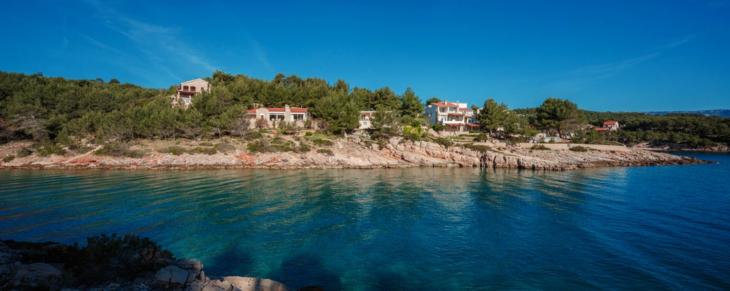 3-Bedroom Villa in Basina for 6 Guests