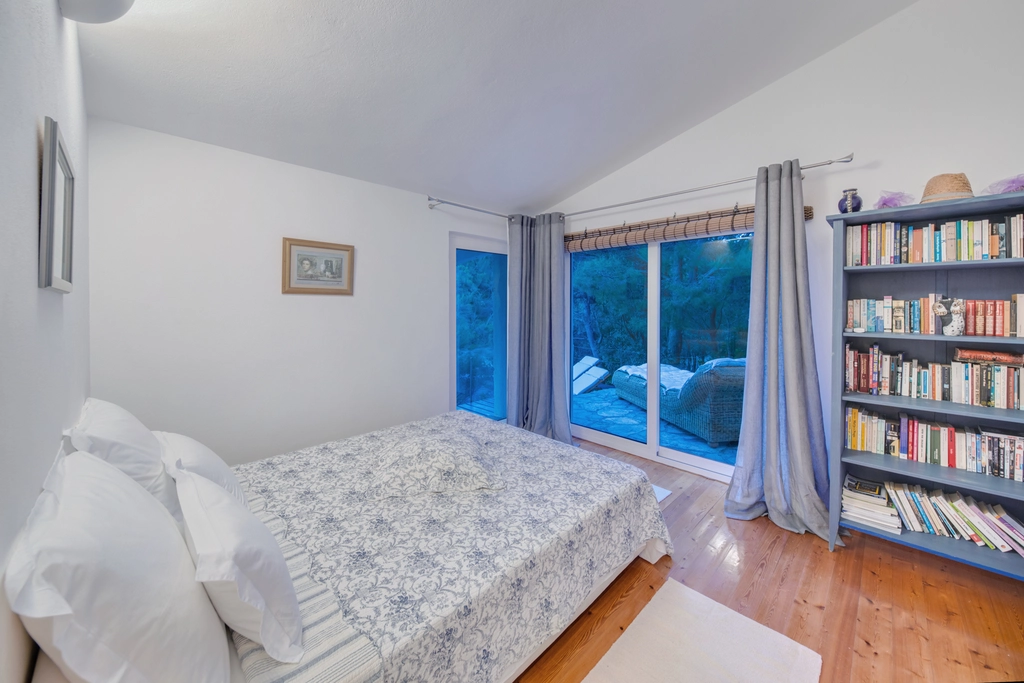 3-Bedroom Villa in Basina for 6 Guests