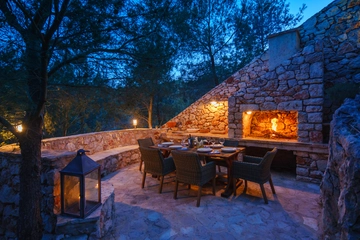 3-Bedroom Villa in Basina for 6 Guests