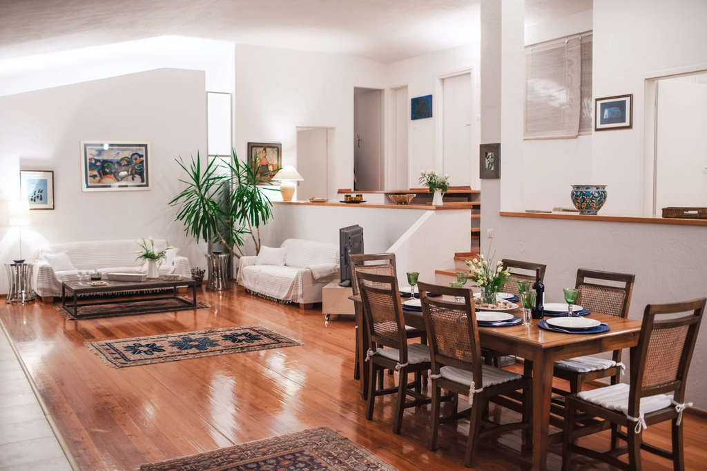 3-Bedroom Villa in Basina for 6 Guests