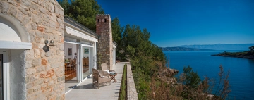 3-Bedroom Villa in Basina for 6 Guests