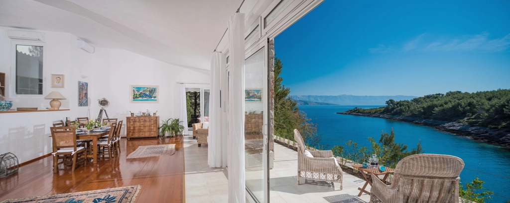 3-Bedroom Villa in Basina for 6 Guests