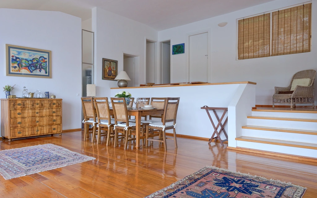 3-Bedroom Villa in Basina for 6 Guests