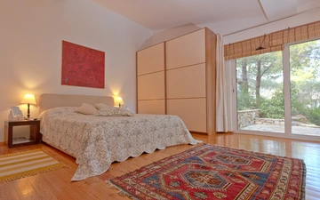 3-Bedroom Villa in Basina for 6 Guests