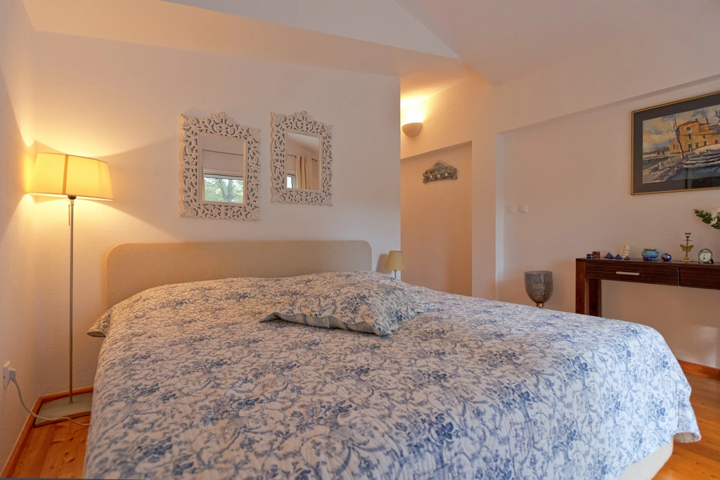 3-Bedroom Villa in Basina for 6 Guests