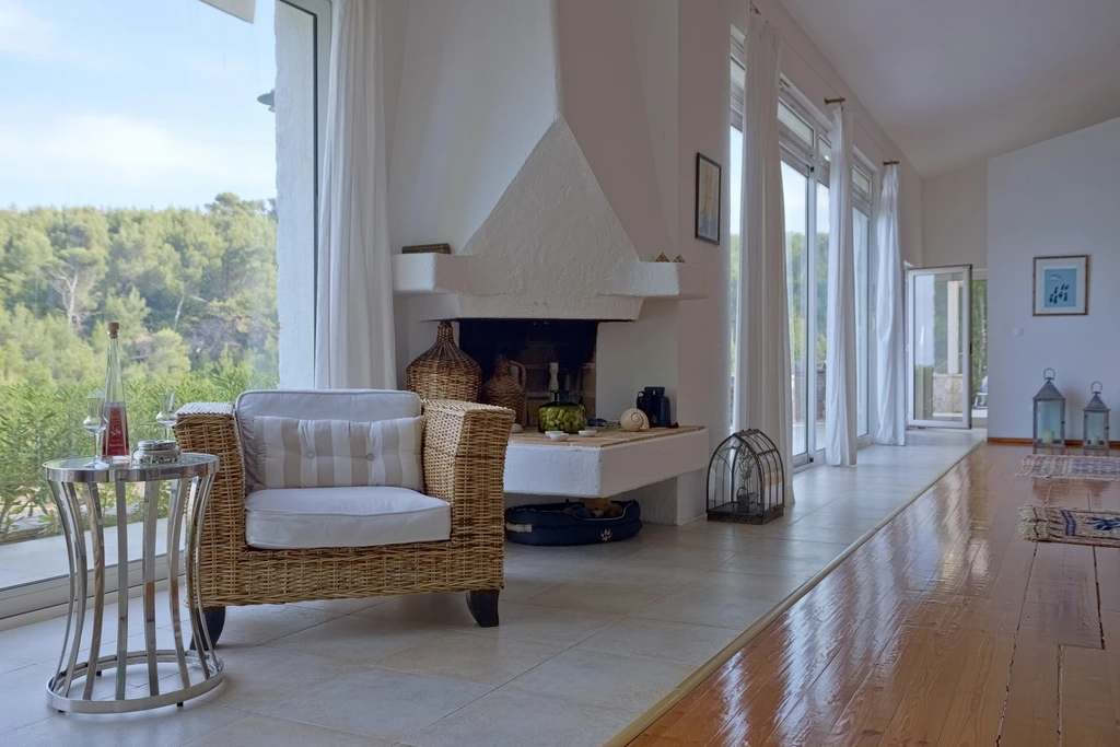 3-Bedroom Villa in Basina for 6 Guests