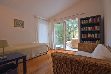 3-Bedroom Villa in Basina for 6 Guests