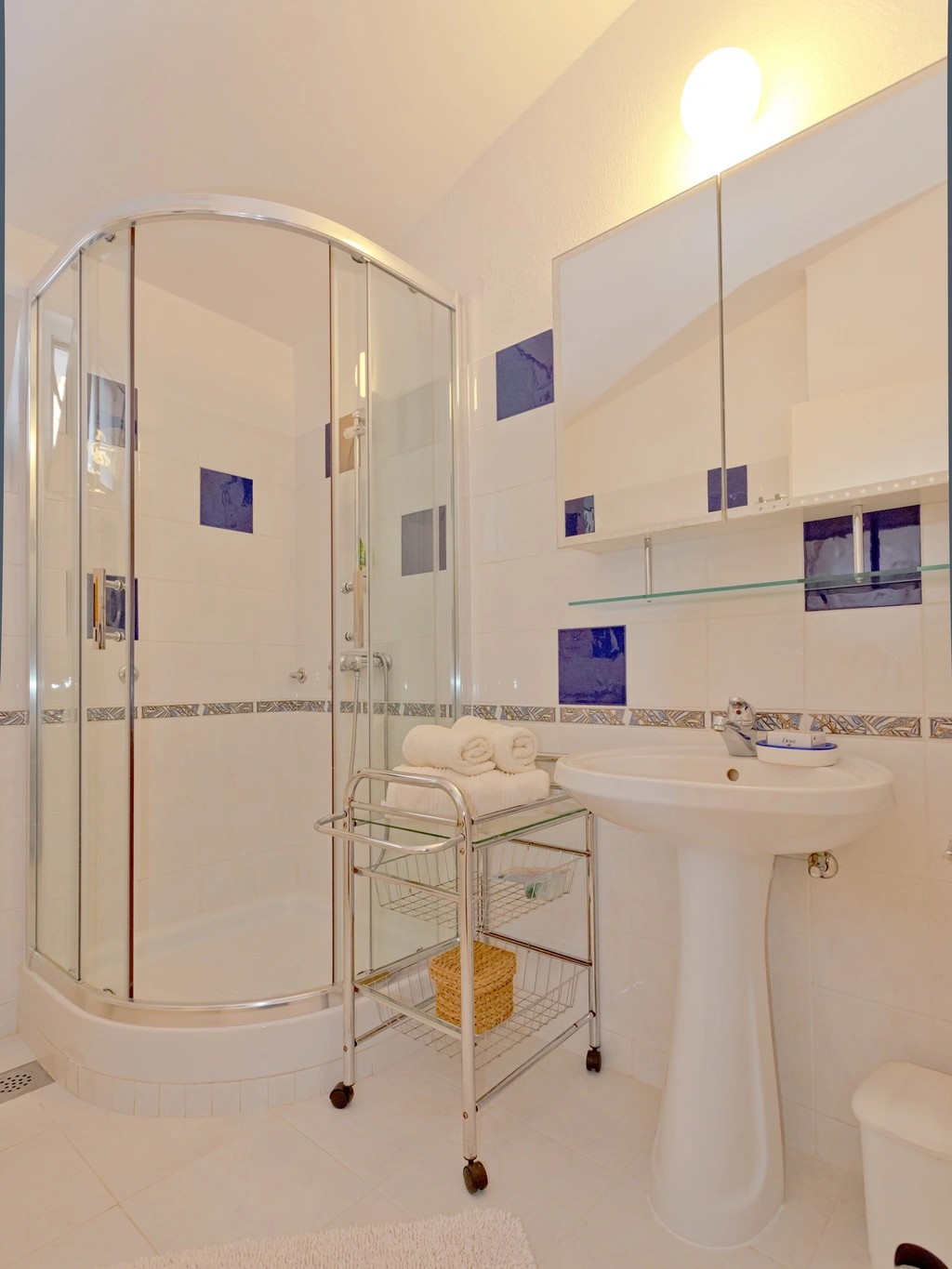 3-Bedroom Villa in Basina for 6 Guests