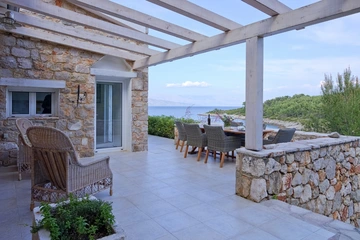 3-Bedroom Villa in Basina for 6 Guests