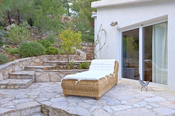 3-Bedroom Villa in Basina for 6 Guests