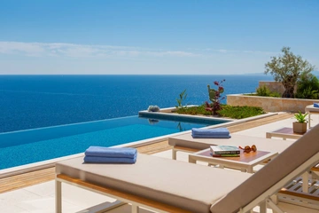 Seafront Cliffside Villa for 10 in Sv. Nedjelja