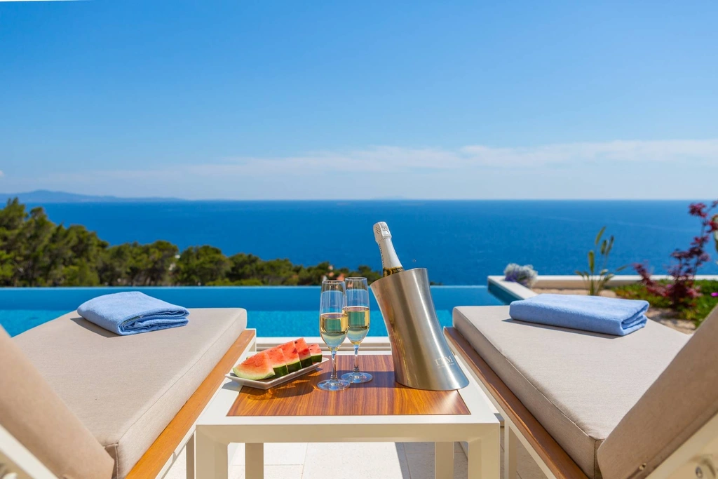 Seafront Cliffside Villa for 10 in Sv. Nedjelja