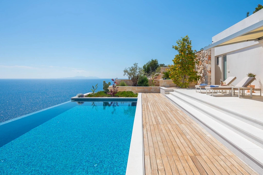 Seafront Cliffside Villa for 10 in Sv. Nedjelja
