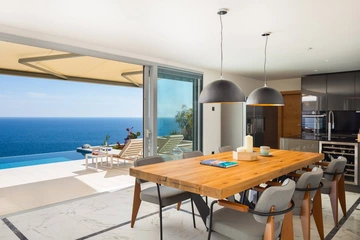 Seafront Cliffside Villa for 10 in Sv. Nedjelja