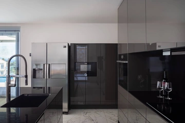 Seafront Cliffside Villa for 10 in Sv. Nedjelja