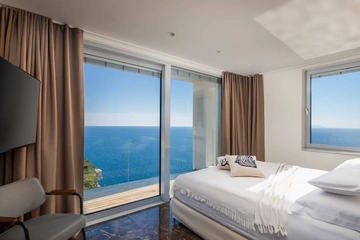 Seafront Cliffside Villa for 10 in Sv. Nedjelja