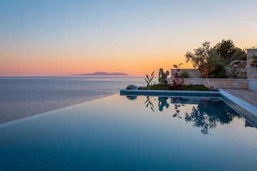 Seafront Cliffside Villa for 10 in Sv. Nedjelja