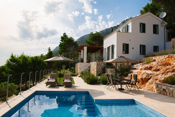 4-Bedroom Villa in Sv. Nedjelja for 8 Guests