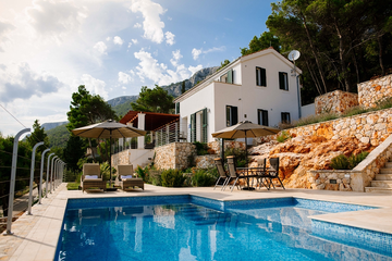 4-Bedroom Villa in Sv. Nedjelja for 8 Guests