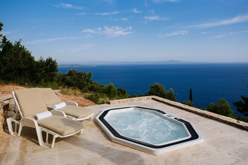 4-Bedroom Villa in Sv. Nedjelja for 8 Guests