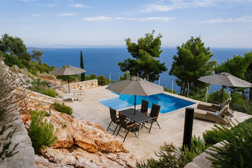 4-Bedroom Villa in Sv. Nedjelja for 8 Guests