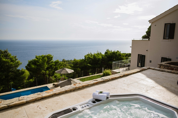 4-Bedroom Villa in Sv. Nedjelja for 8 Guests