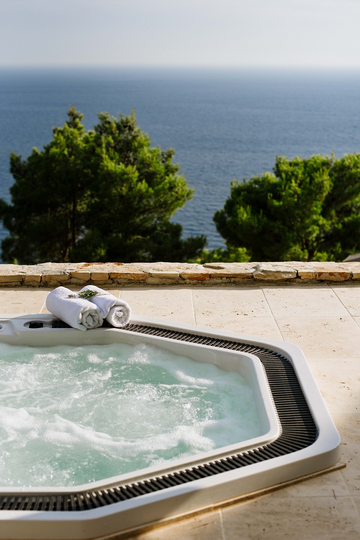 4-Bedroom Villa in Sv. Nedjelja for 8 Guests