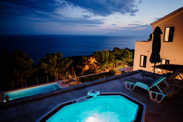 4-Bedroom Villa in Sv. Nedjelja for 8 Guests