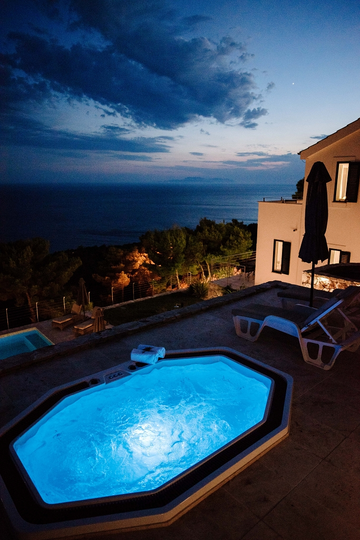 4-Bedroom Villa in Sv. Nedjelja for 8 Guests