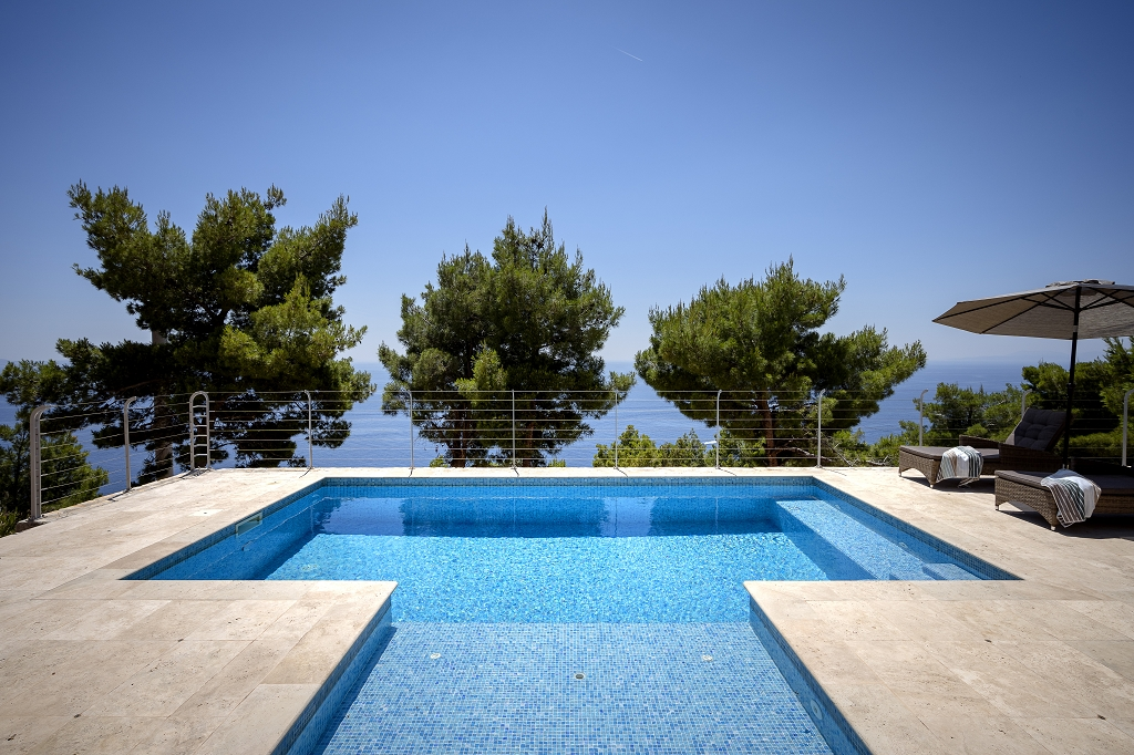 4-Bedroom Villa in Sv. Nedjelja for 8 Guests