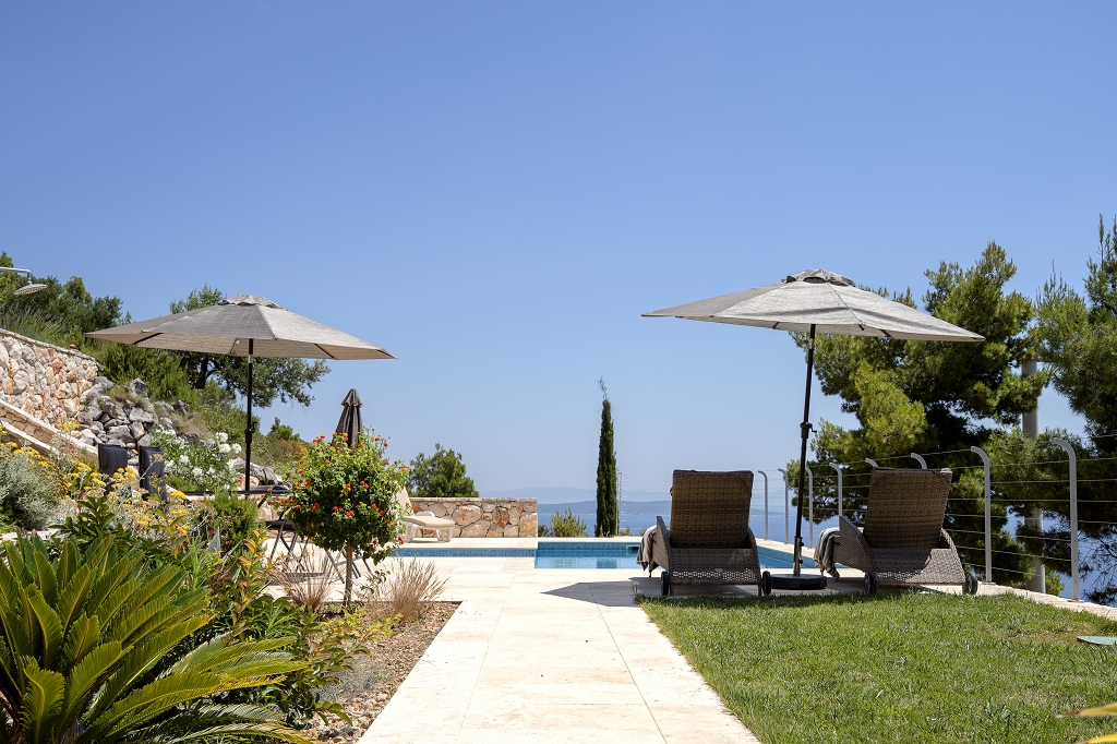 4-Bedroom Villa in Sv. Nedjelja for 8 Guests