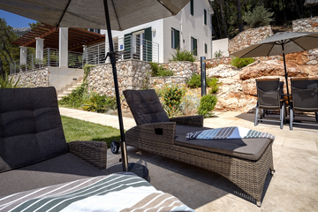 4-Bedroom Villa in Sv. Nedjelja for 8 Guests