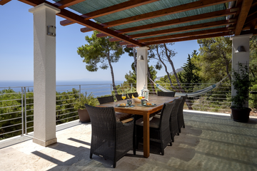 4-Bedroom Villa in Sv. Nedjelja for 8 Guests