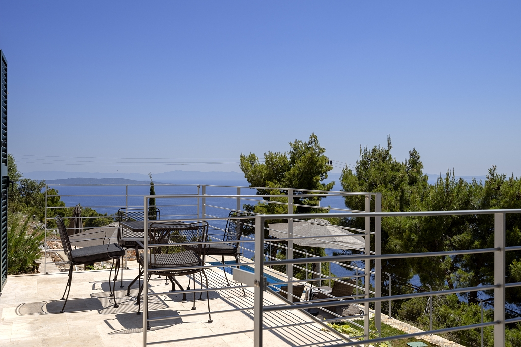 4-Bedroom Villa in Sv. Nedjelja for 8 Guests