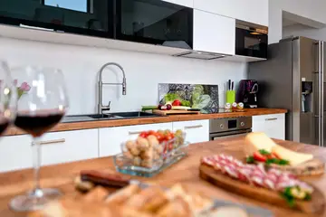 4-Bedroom Villa in Vrboska with Infinity Pool