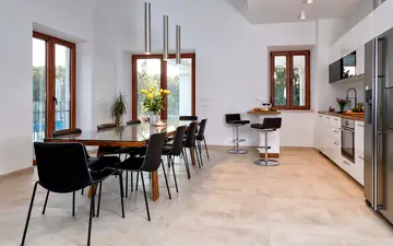 4-Bedroom Villa in Vrboska with Infinity Pool