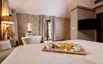 4-Bedroom Villa in Vrboska with Infinity Pool